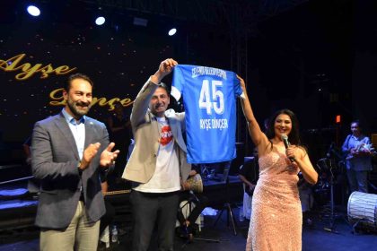 ayse-dincer-selendide-binlerce-vatandasi-costurdu