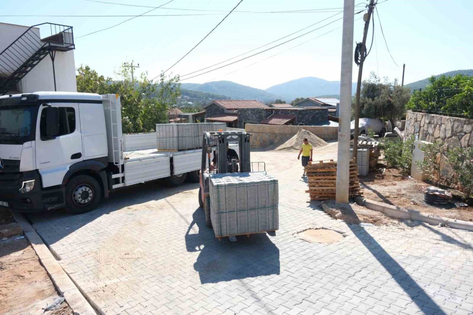 bodrum-belediyesi-ustyapi-calismalarini-surduruyor