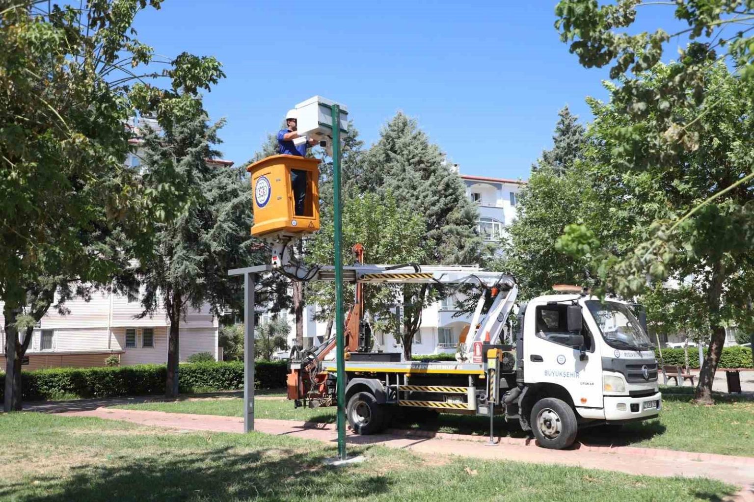 buyuksehirden-parklara-kamerali-guvenlik-ve-ucretsiz-internet