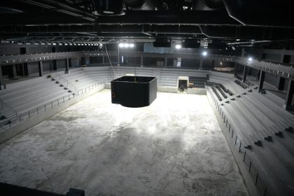 cayirovadaki-spor-kompleksinde-tribun-koltuklarinin-montajina-baslandi