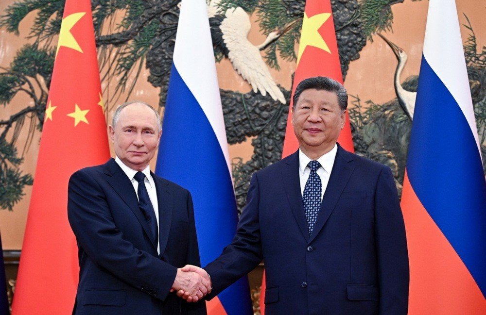 cin-devlet-baskani-xi-rus-mevkiidasi-putin-ile-bir-araya-geldi