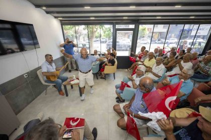 erdemli-emekli-evi-turkulerle-senlendi