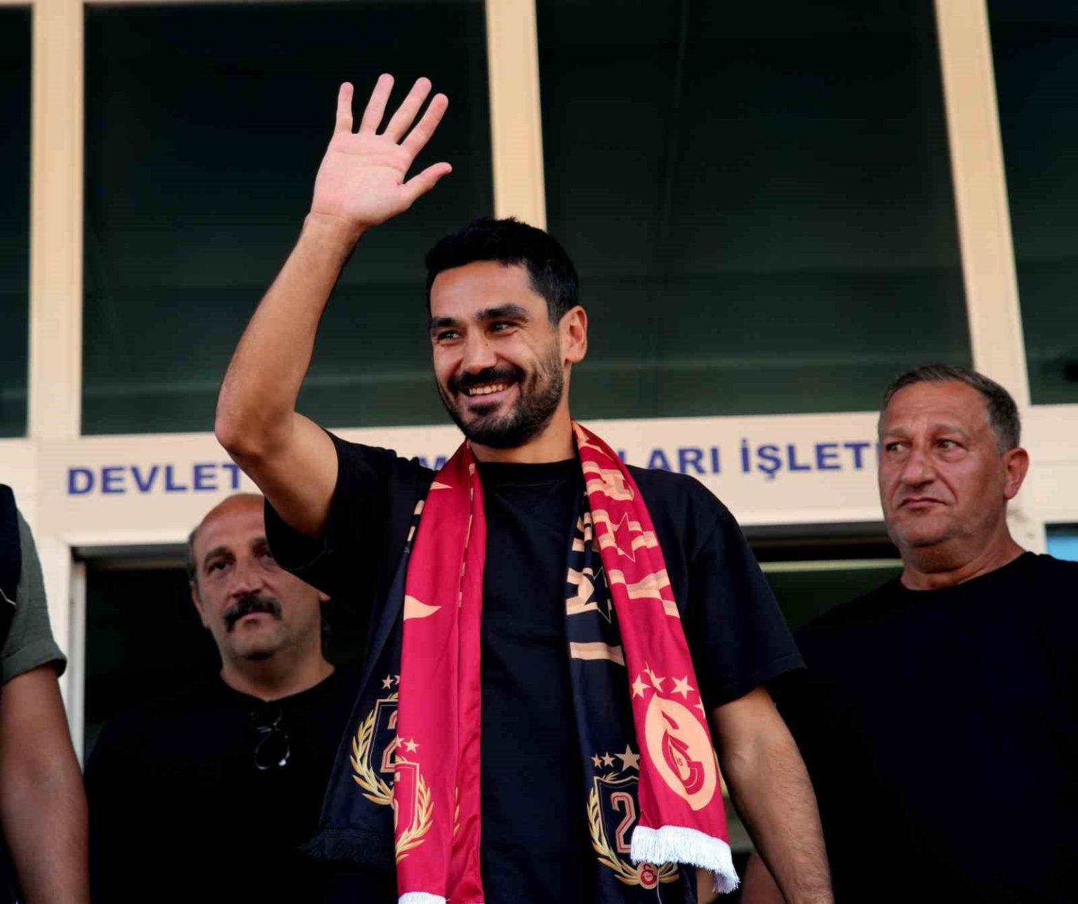 galatasarayin-yeni-transferi-ilkay-gundogan-istanbula-geldi