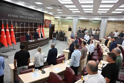 gazetecilerin-isimleri-kepezdeki-parklarda-yasayacak