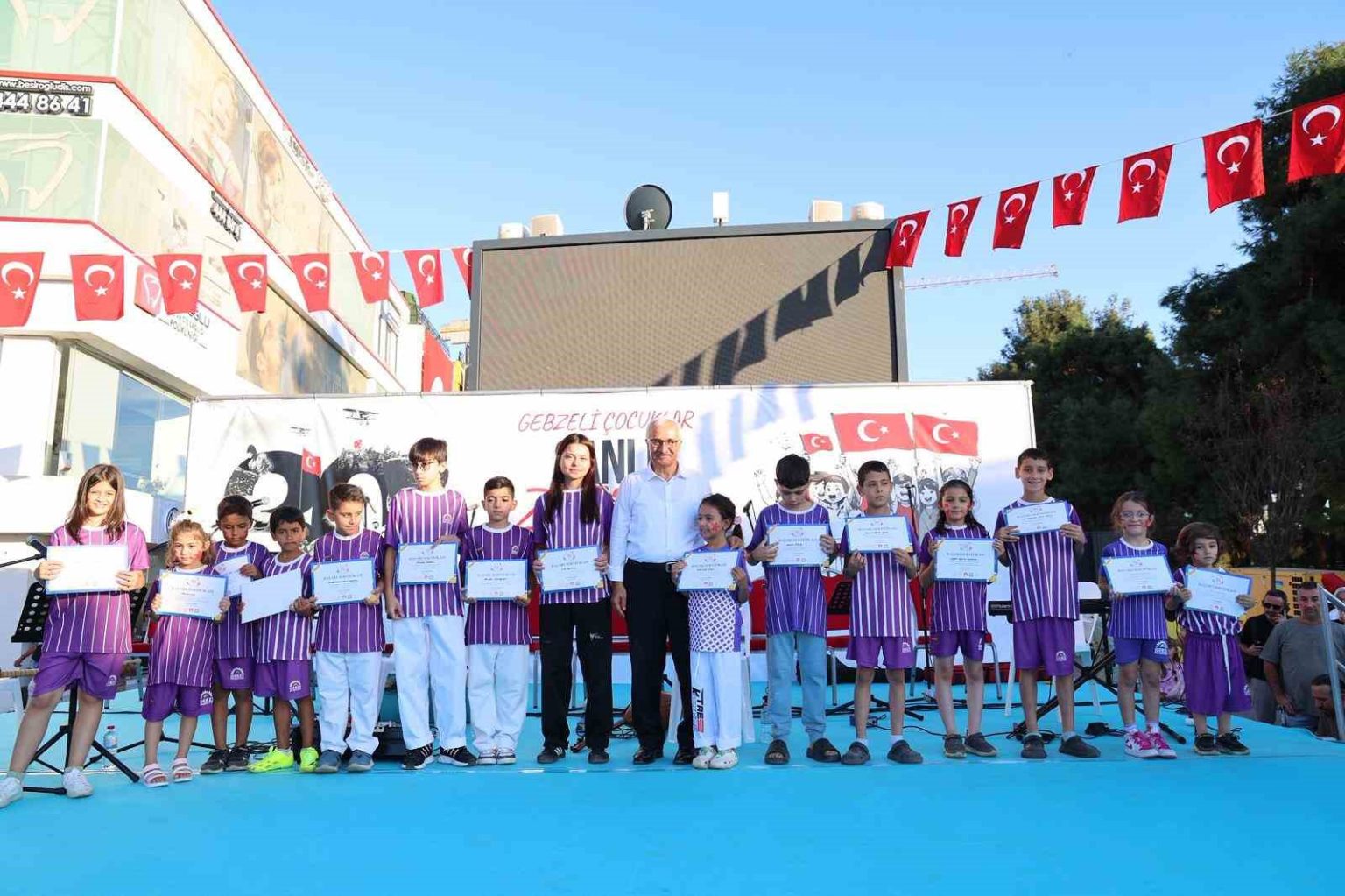 gebze-yaz-spor-okullari-coskuyla-tamamlandi