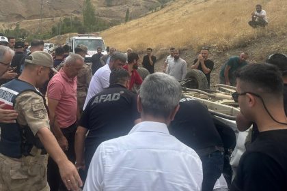 hakkaride-trafik-kazasi-2-olu