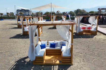 hatay-buyuksehir-belediyesi-tarafindan-yapimi-tamamlanan-alakop-plaji-hizmete-acildi