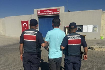 hirsizlik-sucundan-hapis-cezasiyla-aranan-sahsi-jandarma-yakaladi