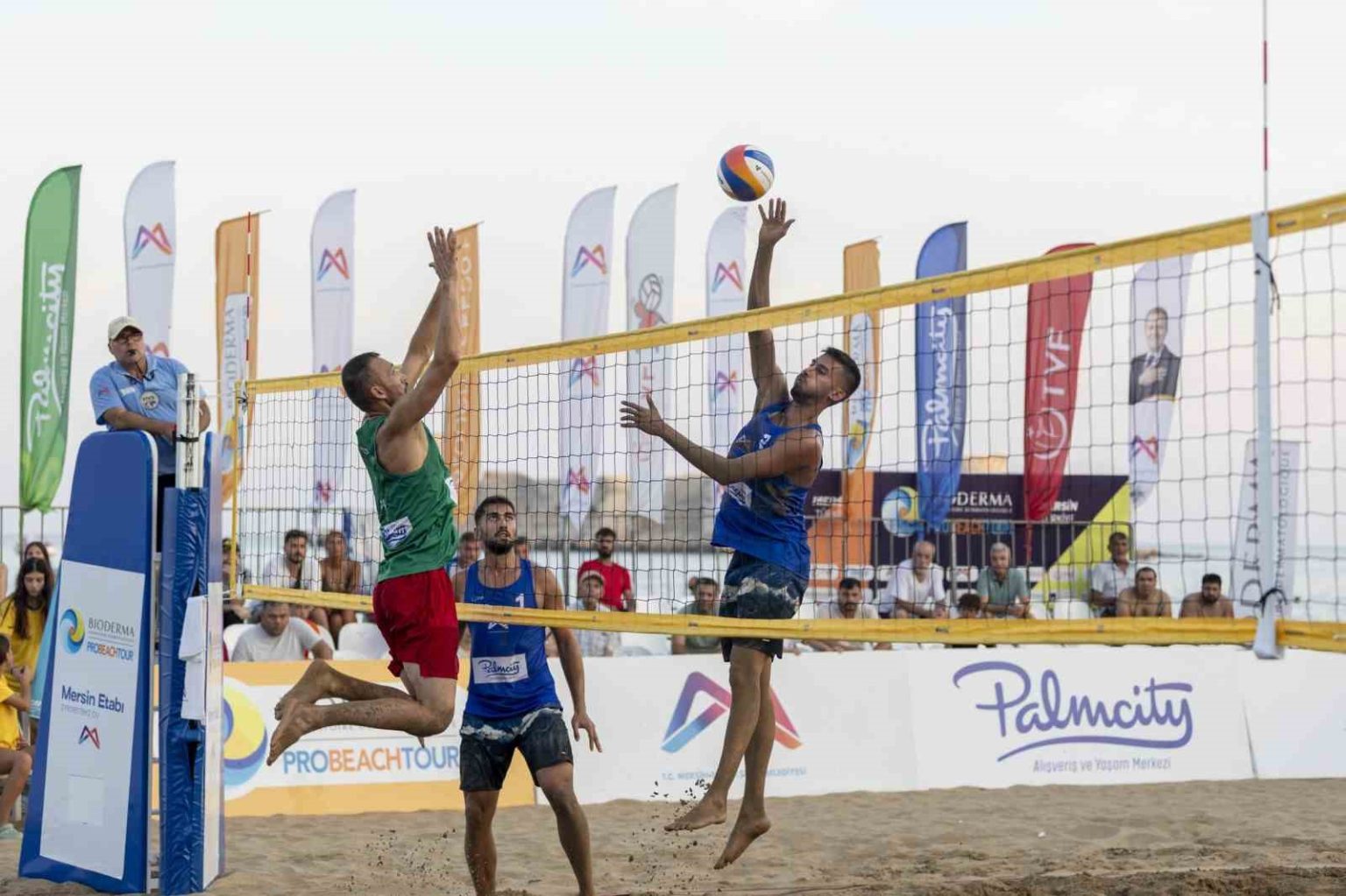 mersinde-uluslararasi-plaj-voleybolu-heyecani-basliyor