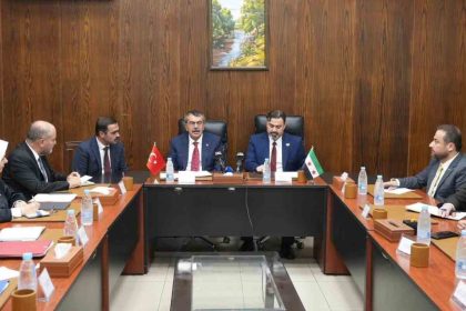 milli-egitim-bakani-tekin-suriyede