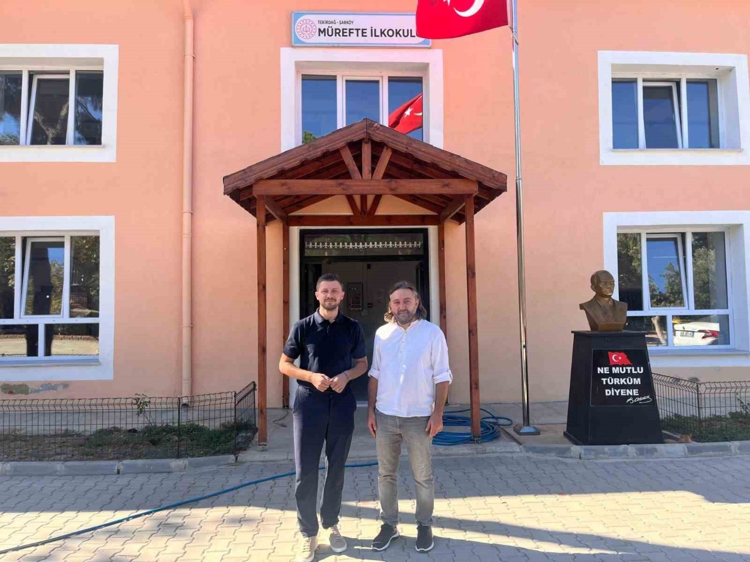 mureftedeki-iki-okula-yazici-destegi