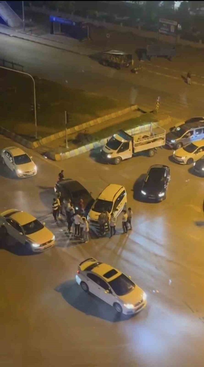 musta-trafik-kazasi-araclarda-maddi-hasar-olustu