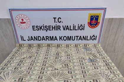 piyasa-degeri-yaklasik-1-milyon-tl-olan-sahte-dolarlar-ele-gecirildi
