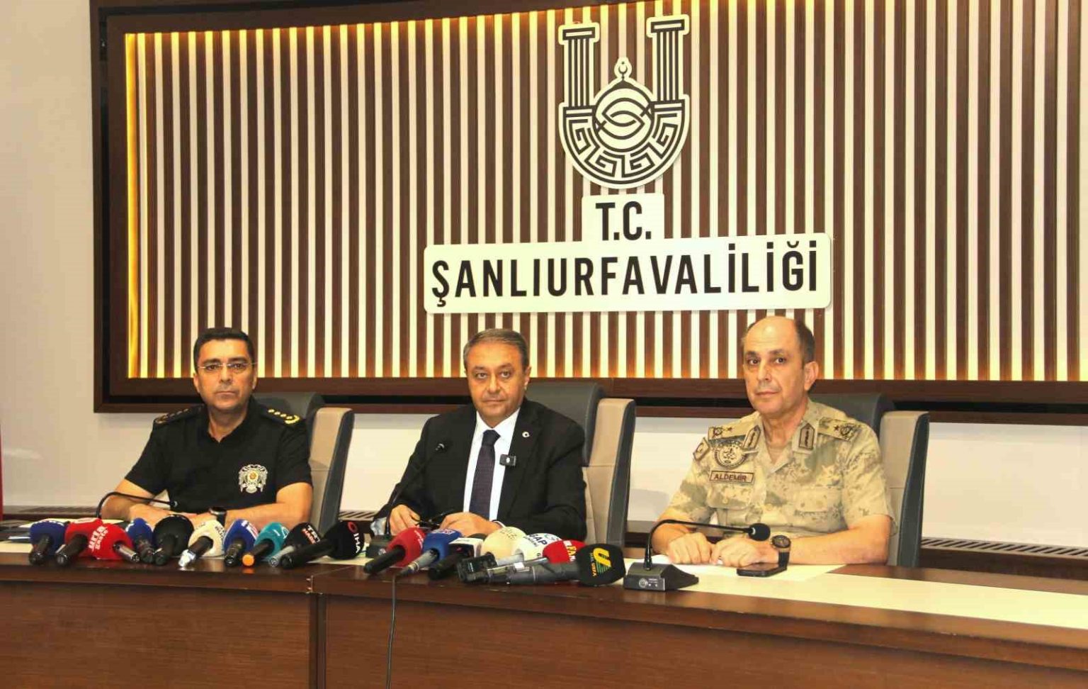 sanliurfada-10-bin-500-sokak-hayvani-toplatildi-13-ilcenin-11inde-barinak-yapimi-tamamlandi