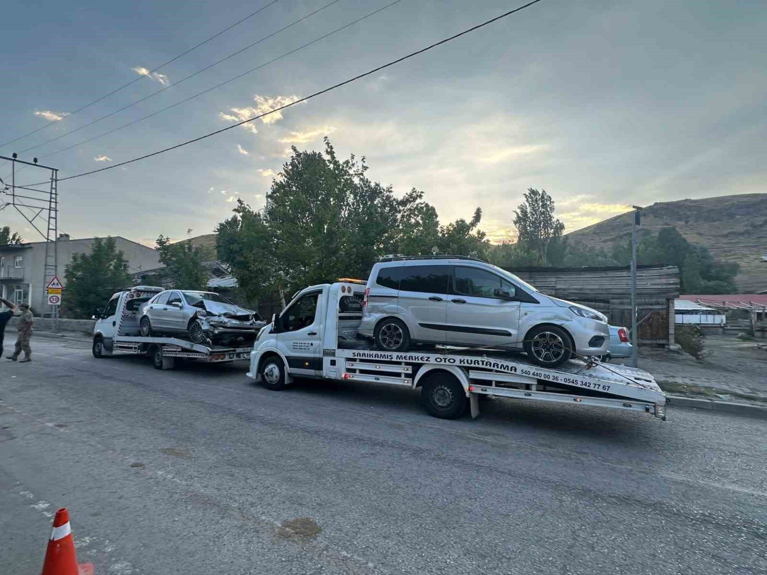 sarikamista-trafik-kazasi-1i-cocuk-5-yarali