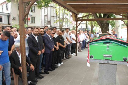silahli-kavgada-hayatini-kaybeden-taraftar-son-yolculuguna-ugurlandi