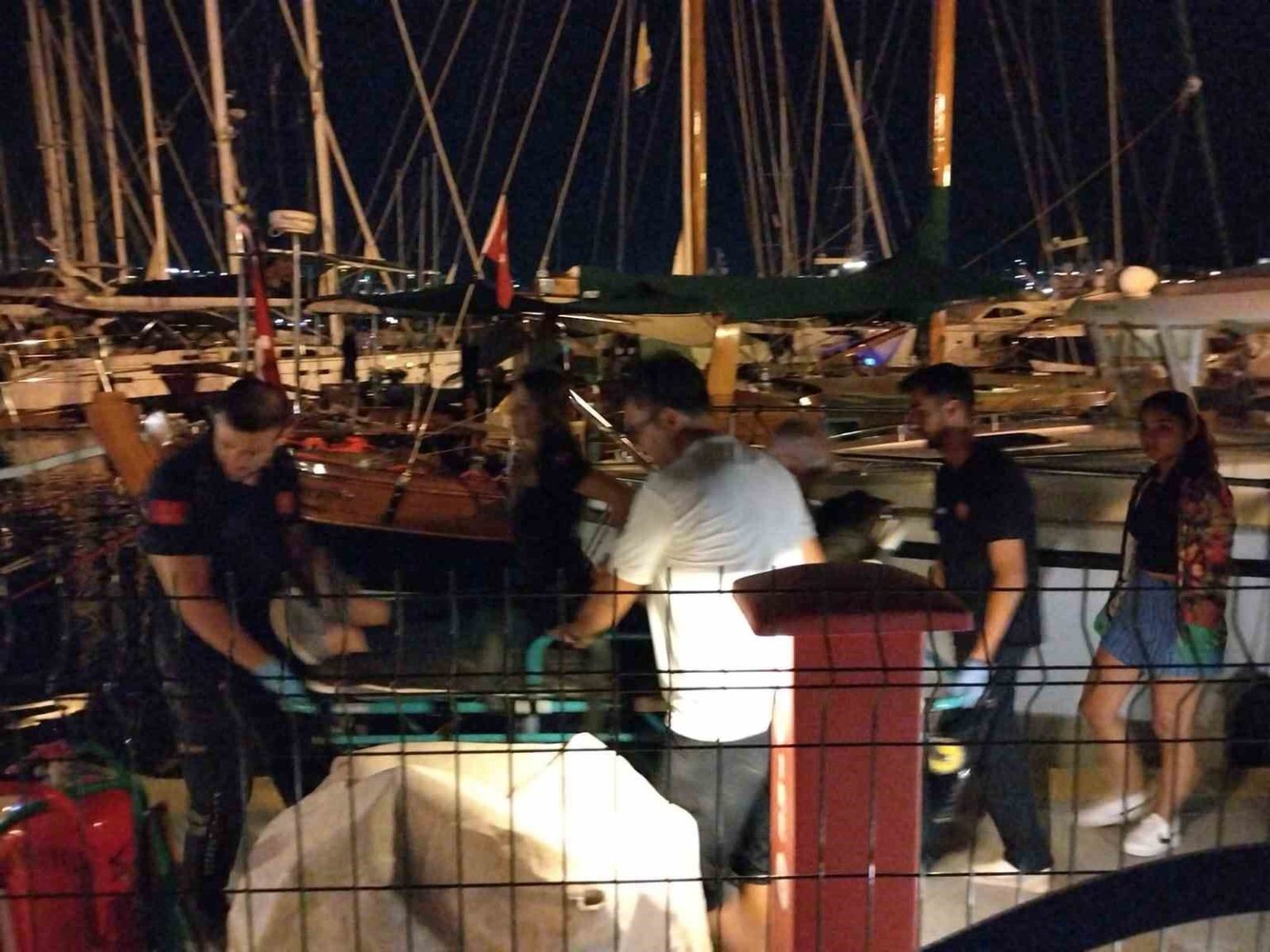 teknede-fenalasan-turist-hastaneye-kaldirildi