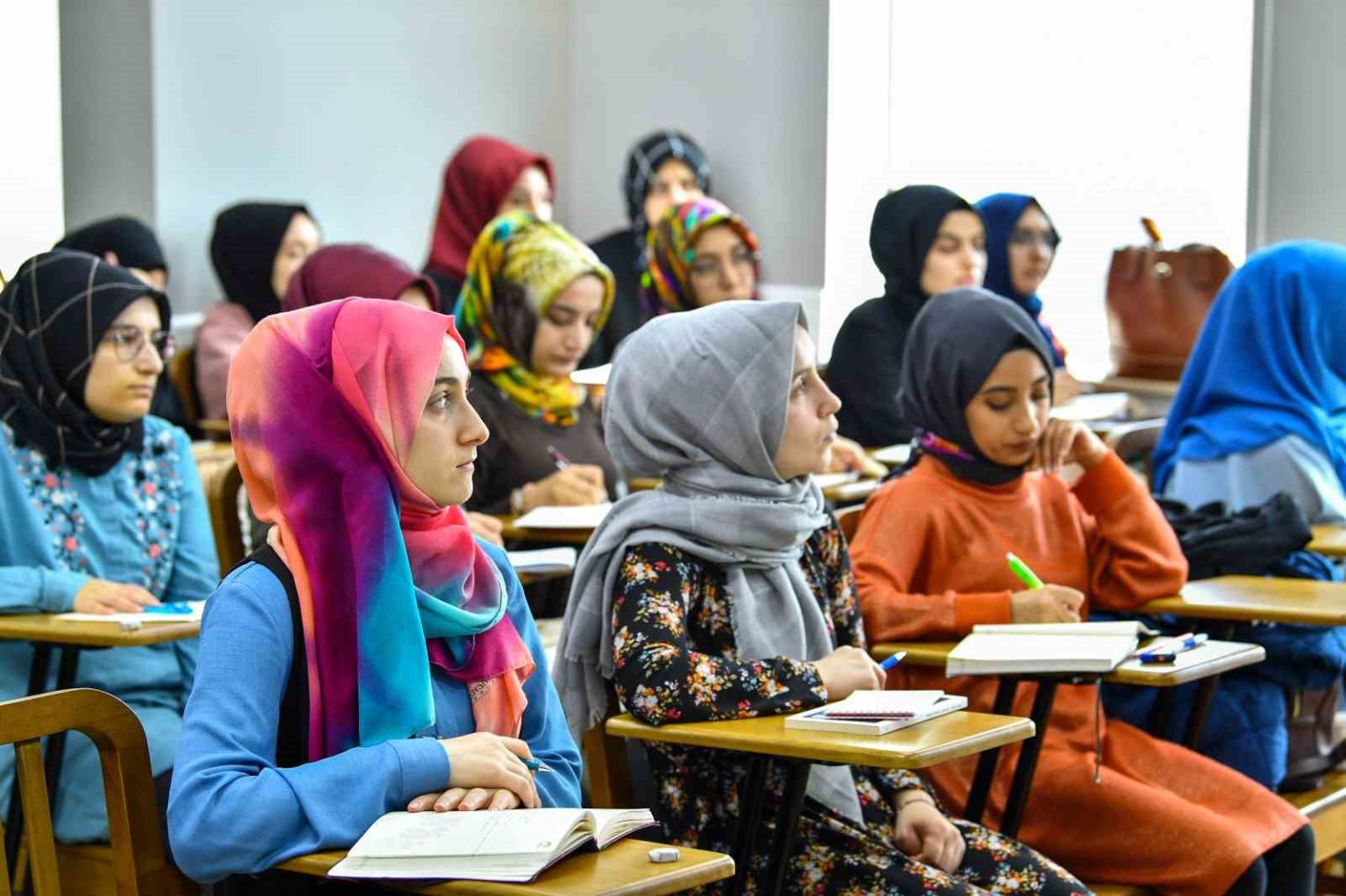 turgev-pusula-basari-bursu-2025-basvurulari-basladi-son-gun-7-eylul