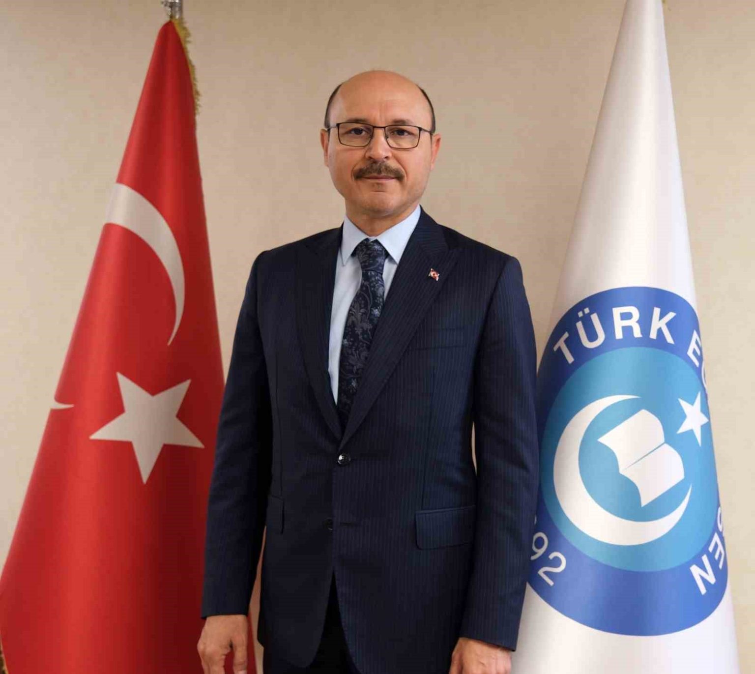 turk-egitim-senden-turk-dunyasi-egitim-kurultayi