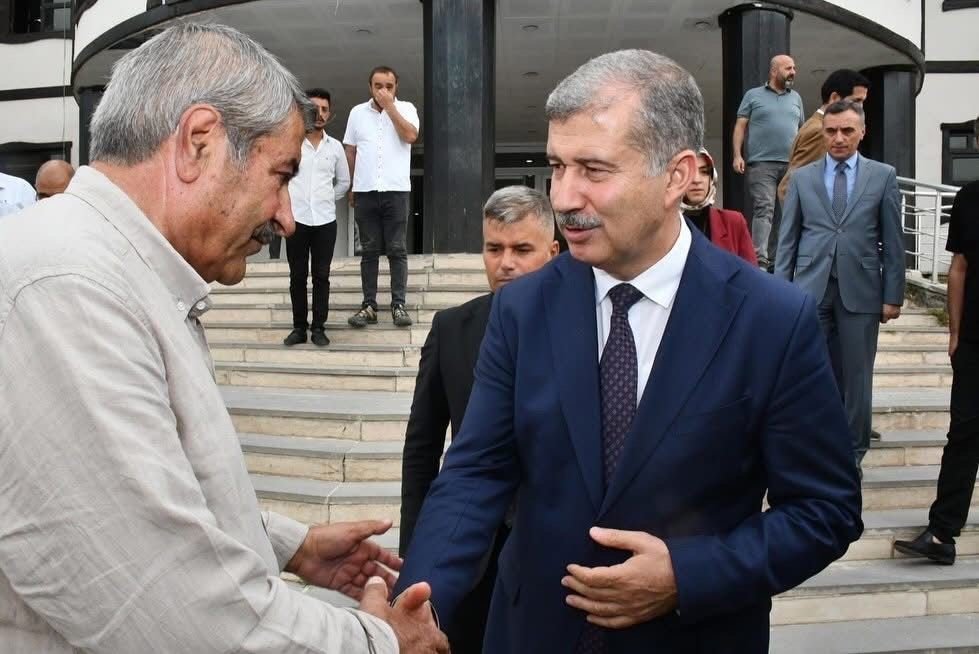 agri-ibrahim-cecen-universitesi-rektoru-patnosta