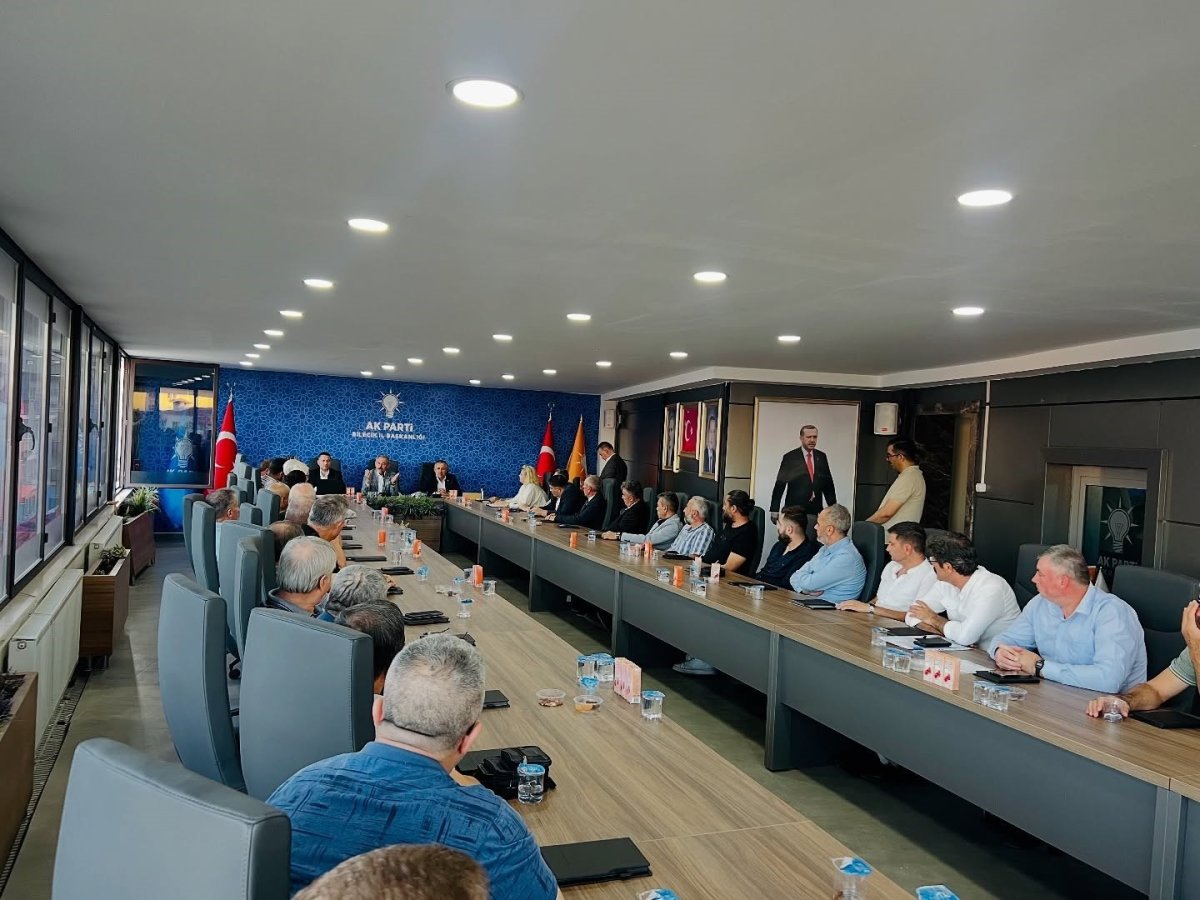 ak-parti-bilecik-teskilatinda-mahalle-istisareleri-suruyor