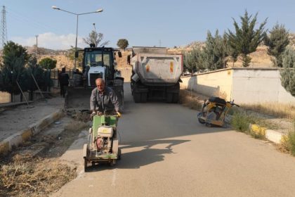 akmercanin-sirnakta-1-yil-acikta-biraktigi-cukurlari-belediye-onariyor