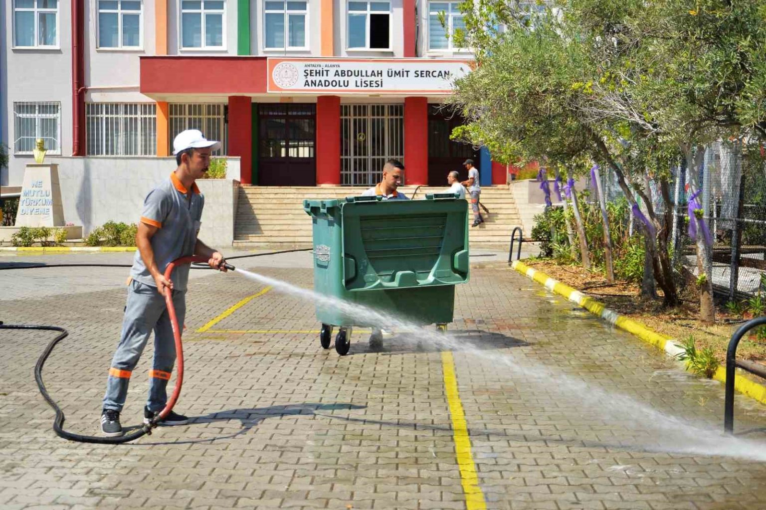 alanya-belediyesinden-okullarda-kapsamli-temizlik-seferberligi