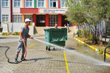 alanya-belediyesinden-okullarda-kapsamli-temizlik-seferberligi
