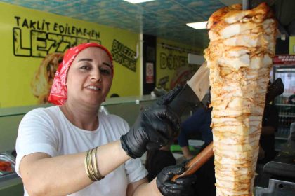 amasyanin-tek-kadin-doner-ustasina-en-cok-kadinlar-sasiriyor