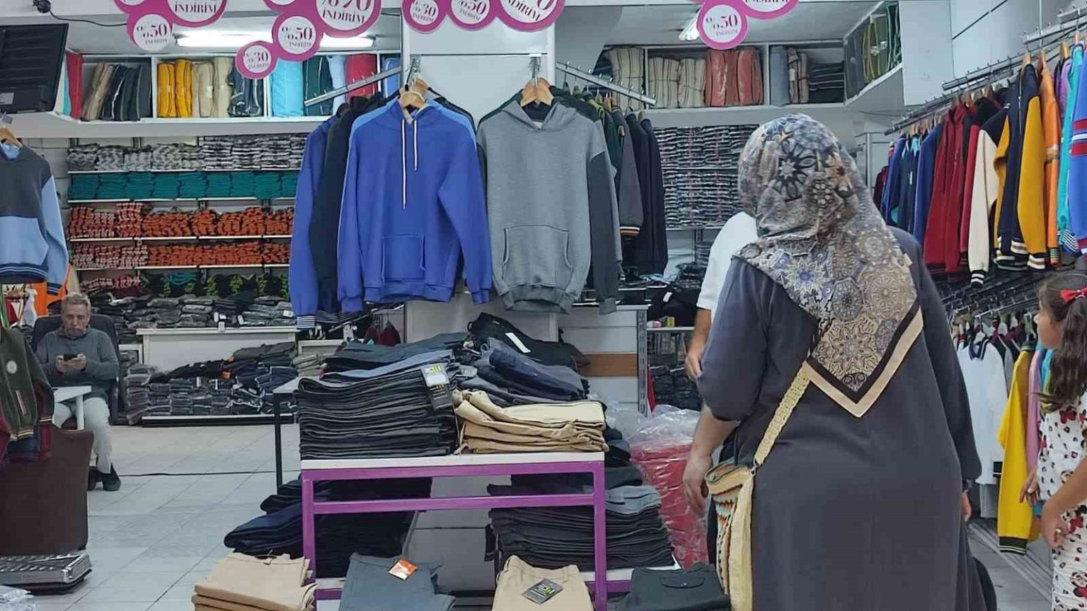 ankarada-okul-alisverisi-hareketliligi-basladi