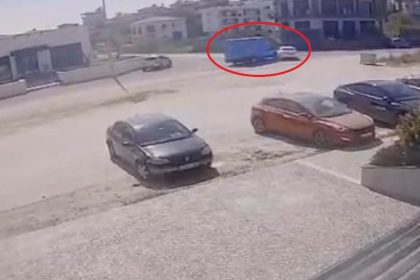 antalyada-kargo-araciyla-otomobil-carpisti