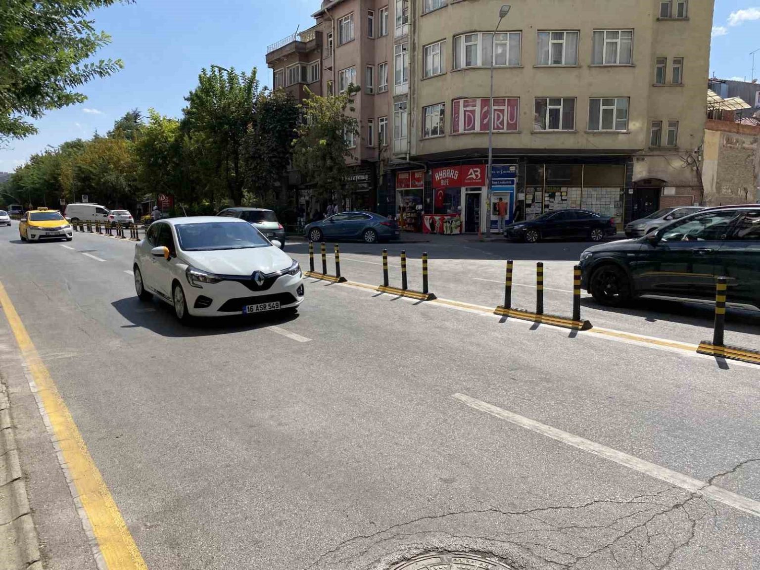 ataturk-caddesi-dubalari-tartisma-konusu
