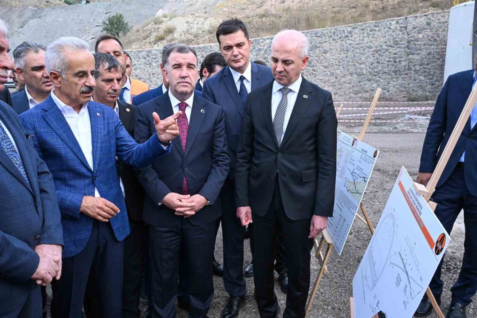 bakan-uraloglu-kop-tunelindeki-calismalari-yerinde-inceledi