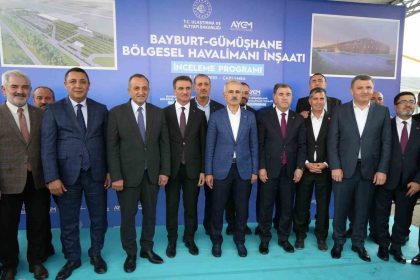 bakan-uraloglu-yapimi-devam-eden-gumushane-bayburt-havalimaninda-incelemede-bulundu