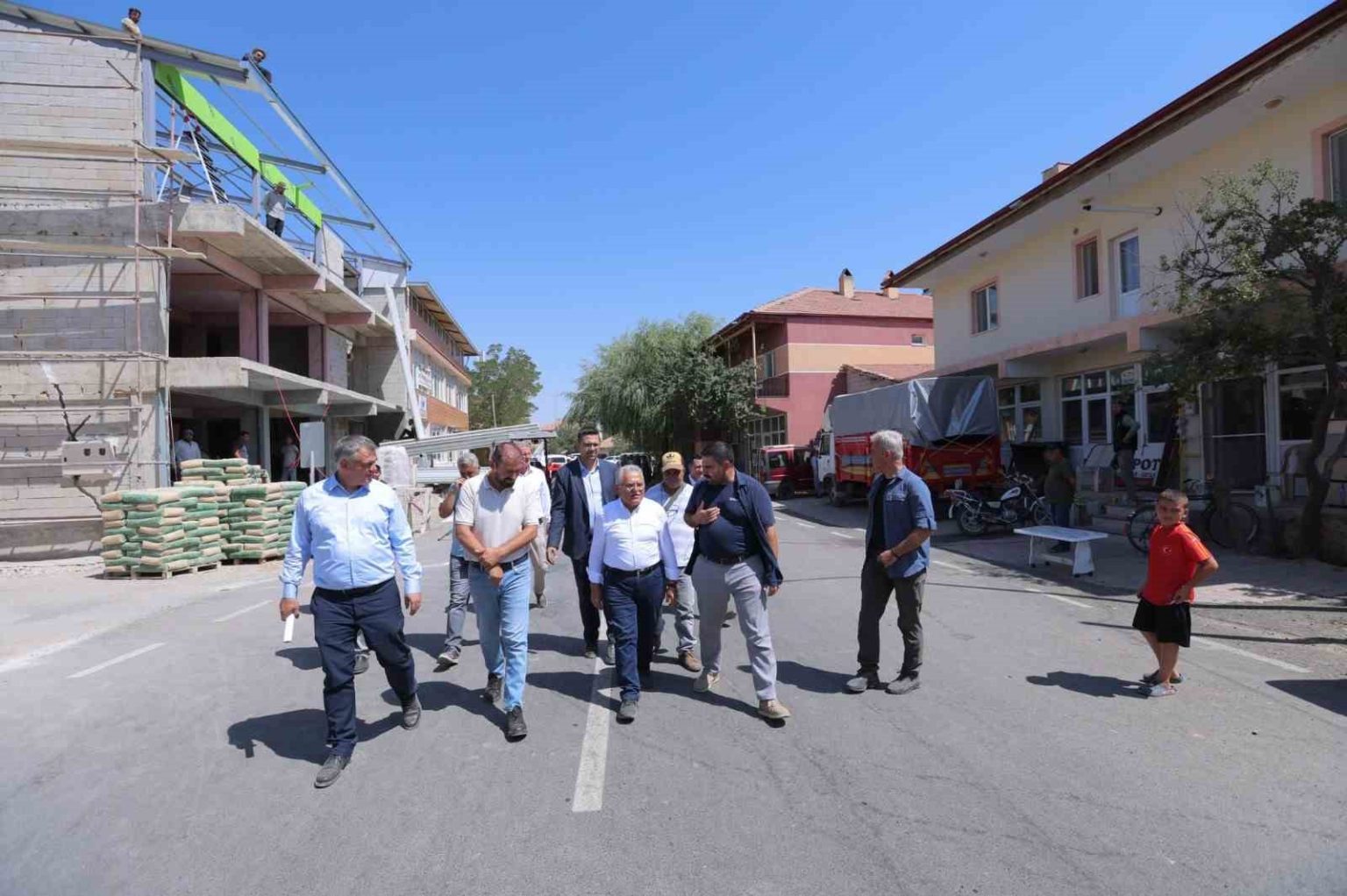 baskan-buyukkilictan-sarioglana-yatirim-ve-hizmet-cikarmasi