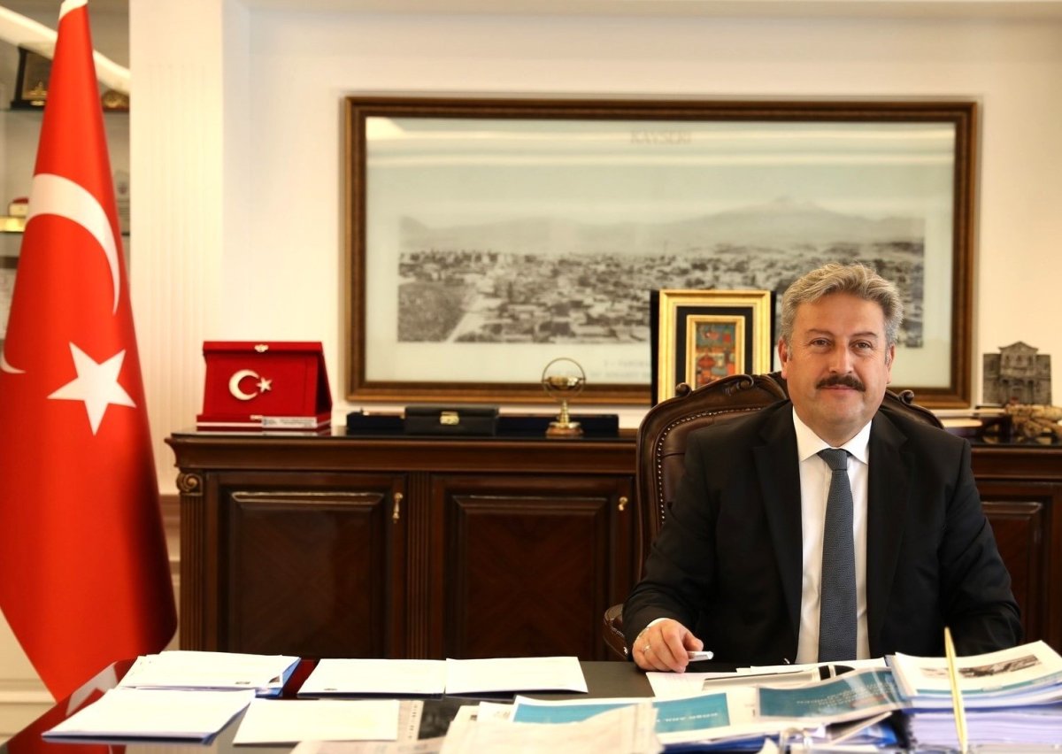 baskan-palancioglu-bugun-eller-semaya-dualarla-acilacak