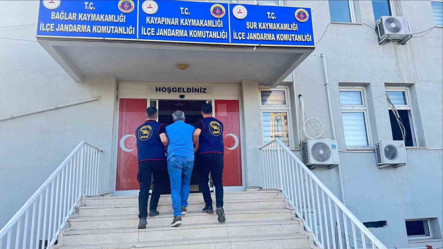 diyarbakirda-20-ila-2-yil-alti-hapis-cezasi-bulunan-40-kisi-yakalandi