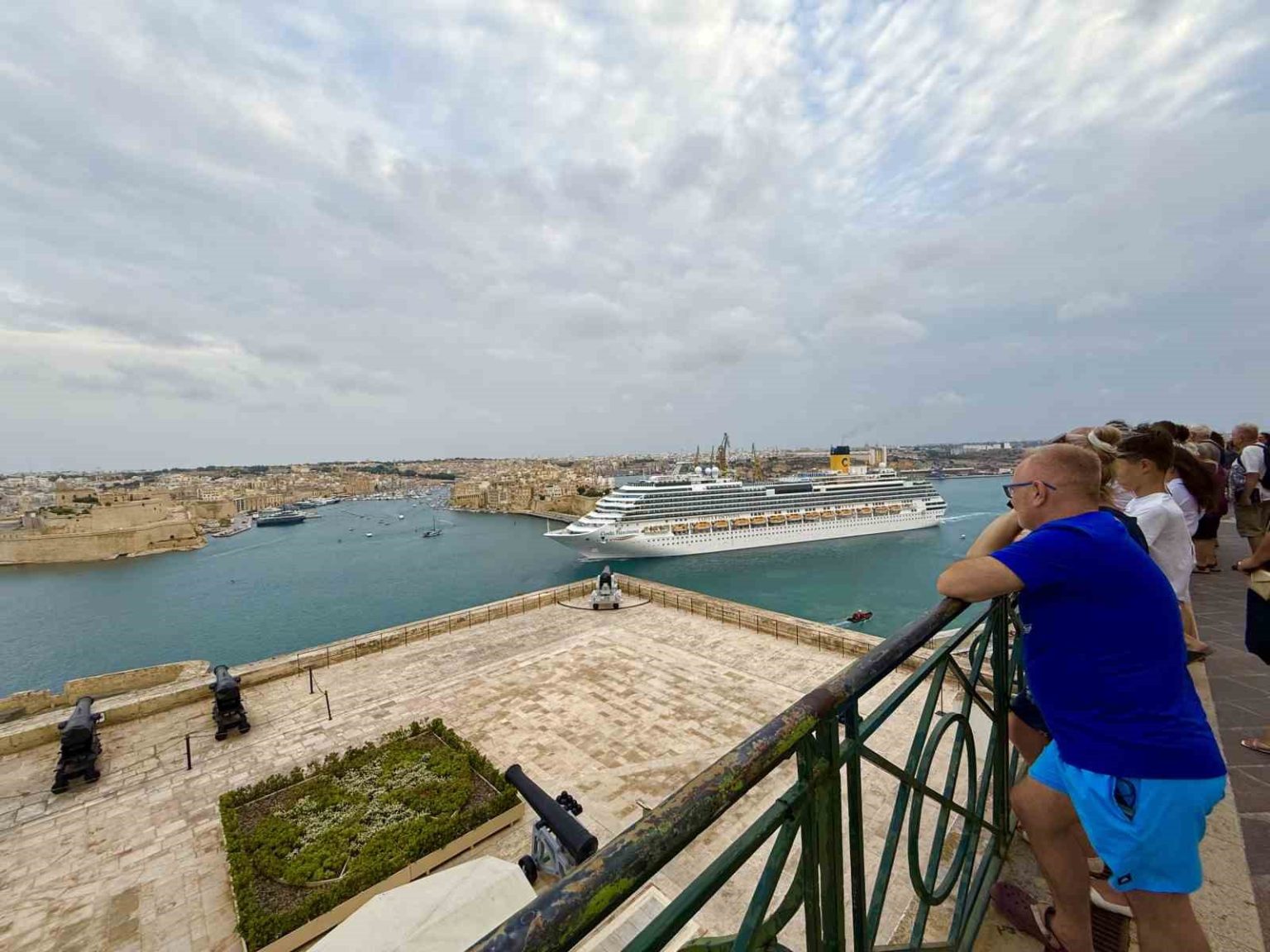 eglencenin-hic-bitmedigi-ulke-malta
