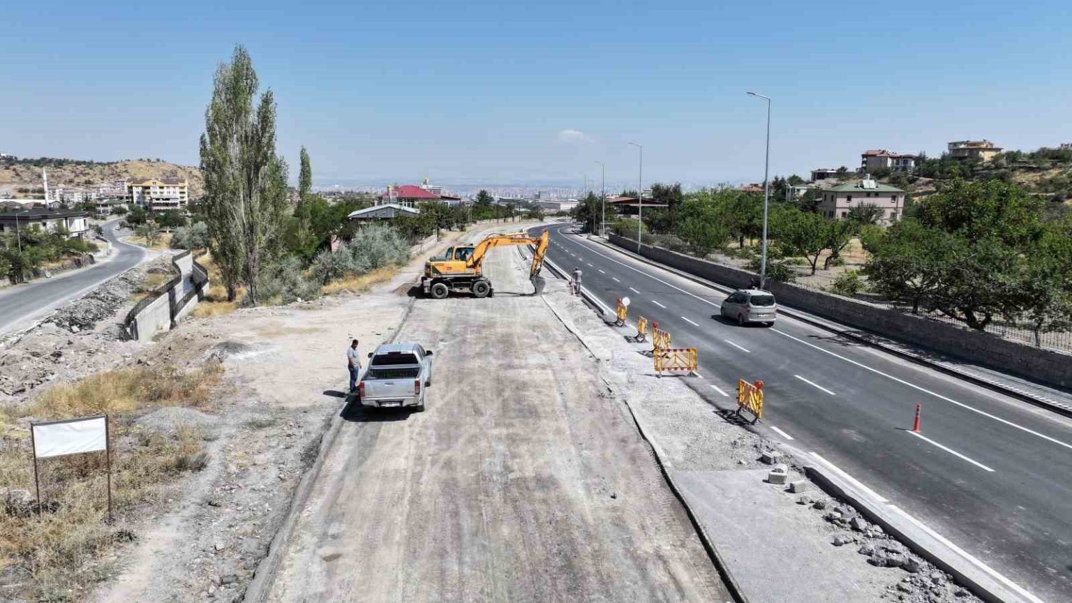 hacilar-kayseri-caddesinde-ilk-etap-trafige-acildi
