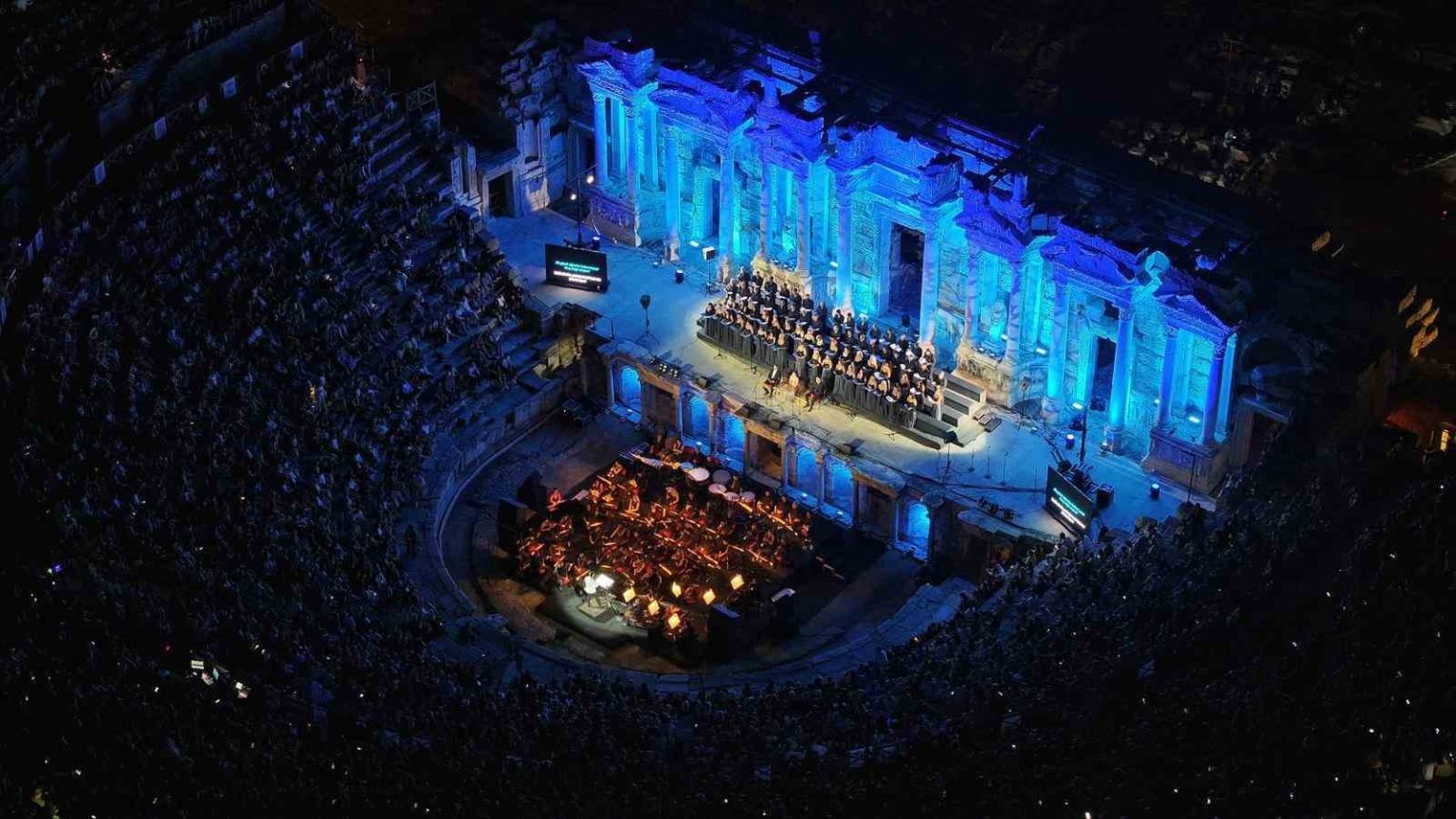 hierapolis-antik-kenti-tarihi-konserle-on-binleri-agirladi