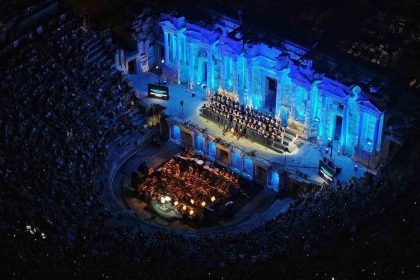 hierapolis-antik-kenti-tarihi-konserle-on-binleri-agirladi