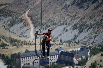 ispartada-bin-850-rakimda-teleferikte-nefes-kesen-kurtarma-tatbikati