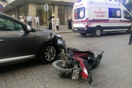 ispartada-otomobil-ile-motosiklet-carpisti-1-yarali