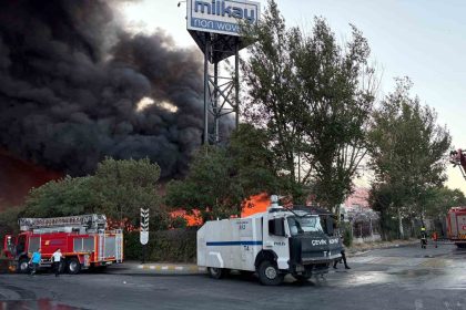 kayseride-fabrika-yangini-cok-sayida-ekip-mudahale-ediyor