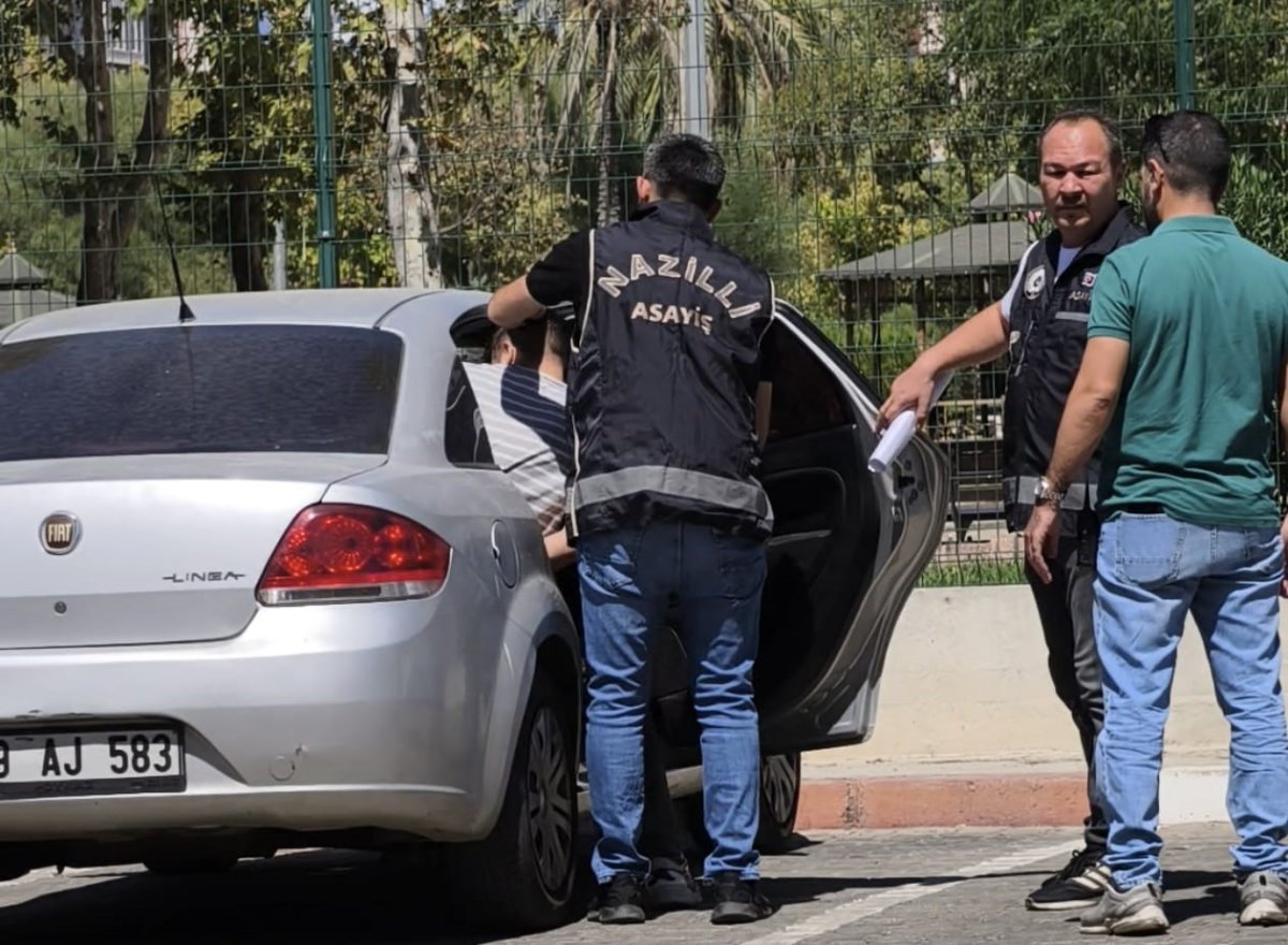 kendini-polis-olarak-tanitip-yasli-vatandaslari-dolandiran-supheli-nazillide-yakalandi