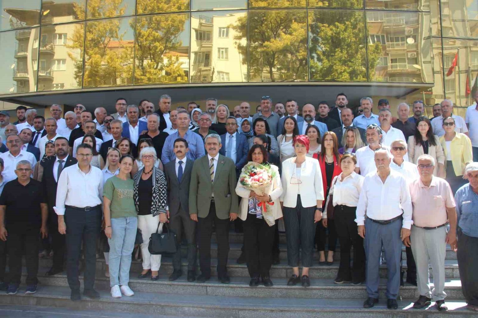 mhp-aydin-teskilatini-agirlayan-baskan-cercioglu-hepimizin-soyadi-aydin