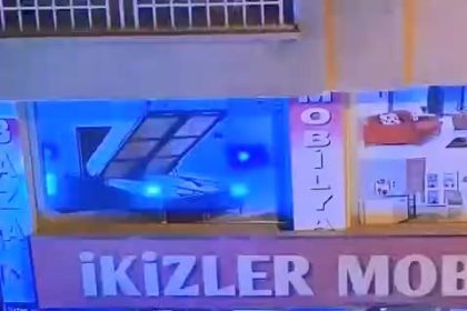 motosiklet-mobilya-magazasina-girdi-1-yarali
