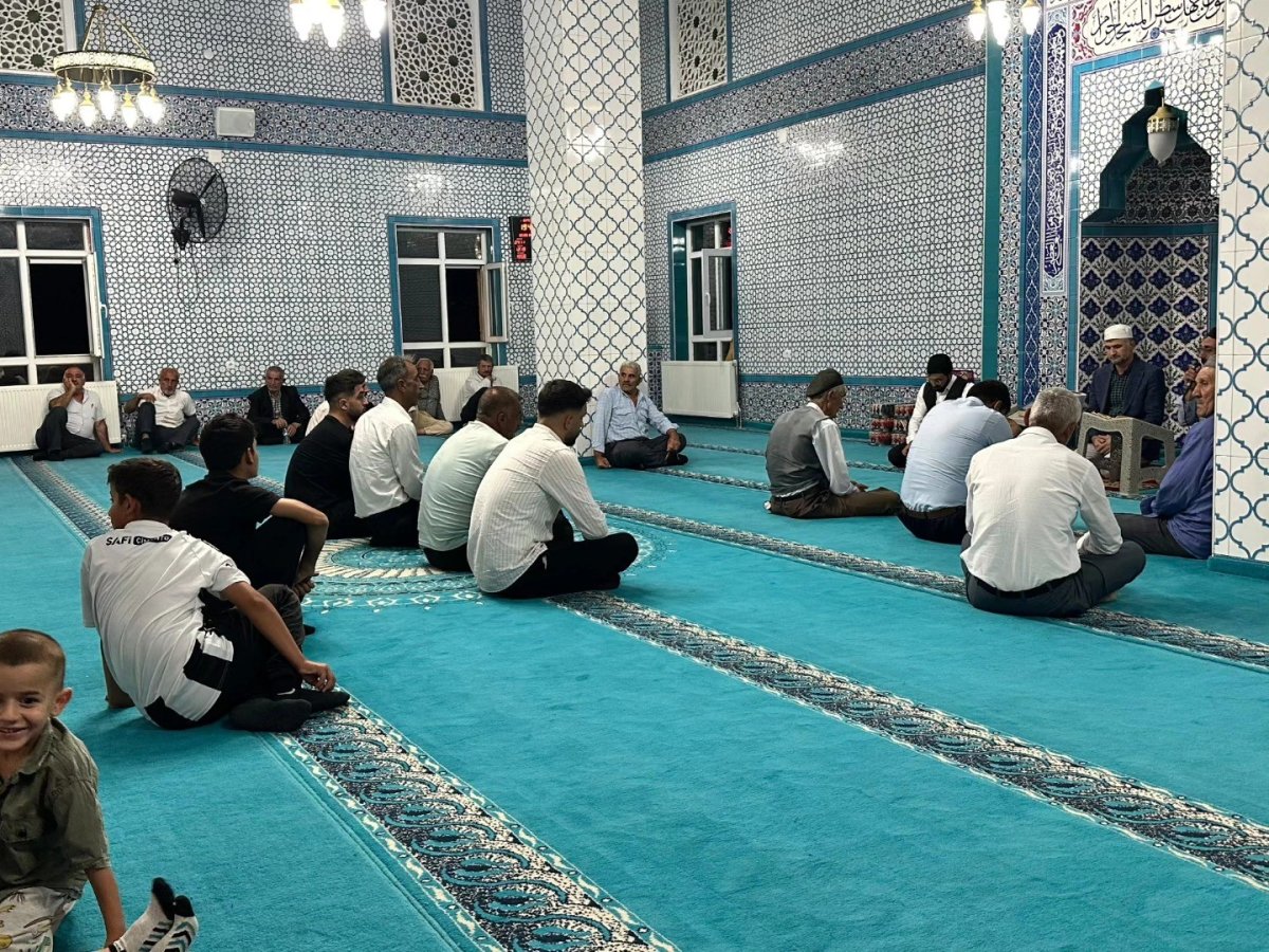 musta-mevlid-i-nebi-programlari-suruyor
