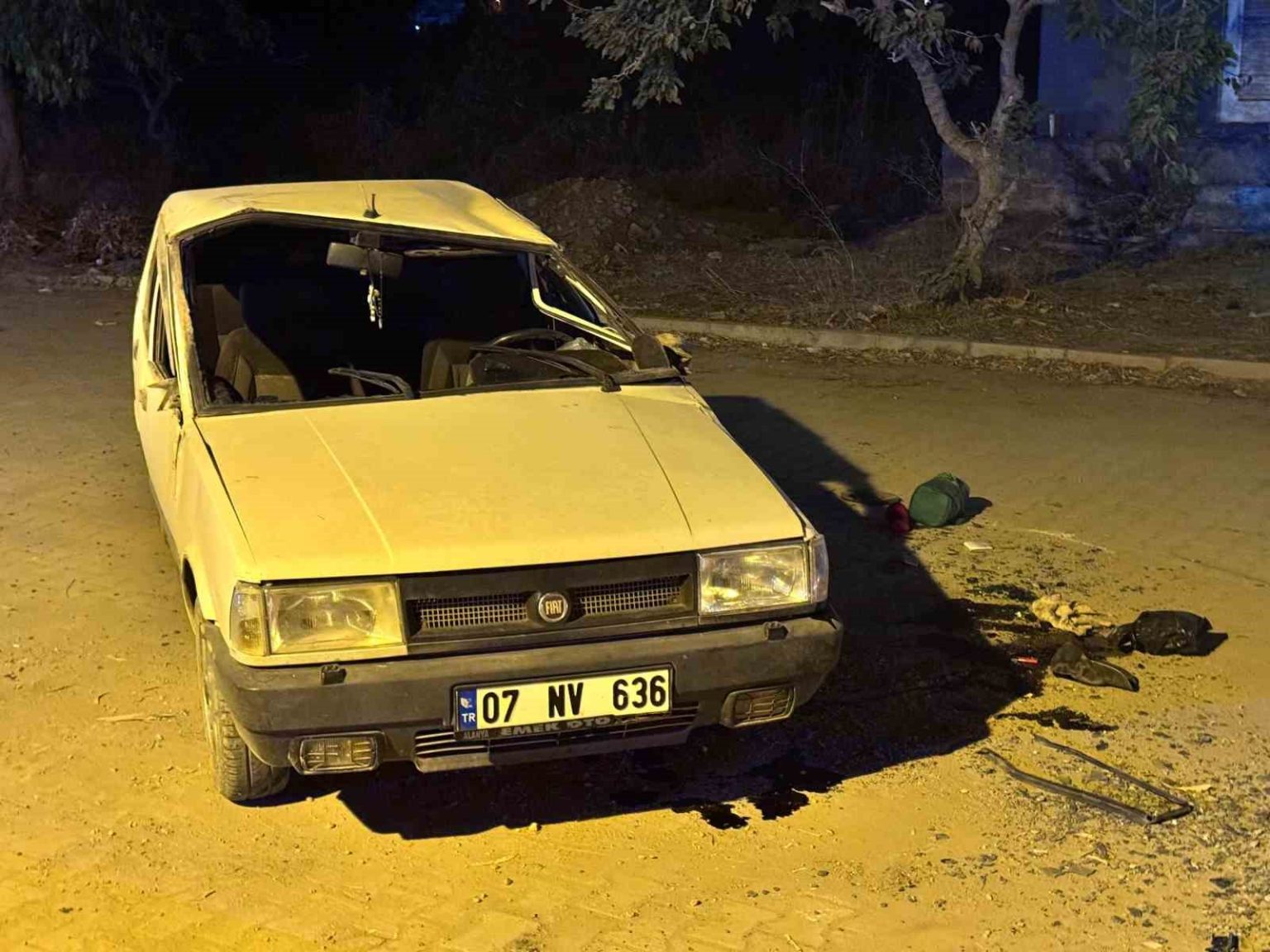 park-halindeki-araca-carpan-tofasin-surucusu-firar-etti