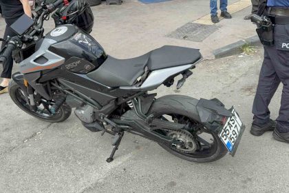 samsunda-motosiklet-yayaya-carpti